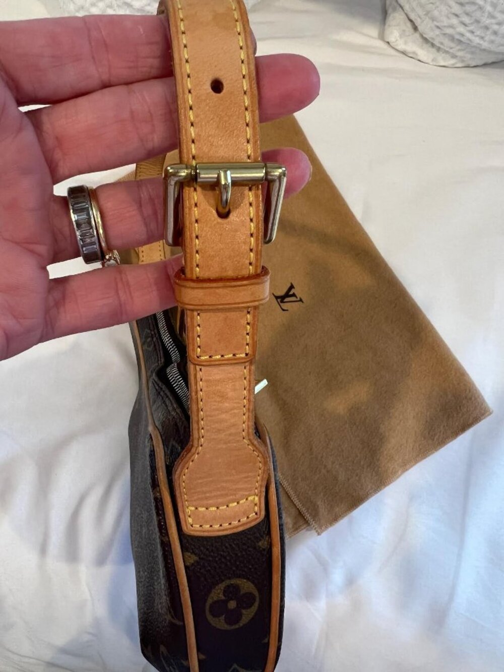 Louis Vuitton Monogram Croissant PM Shoulder bag - Picture 9 of 16